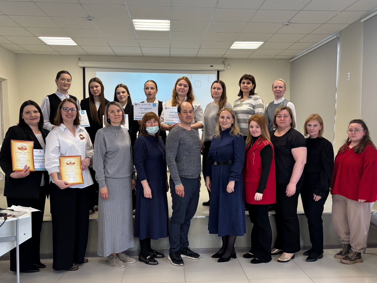 "Нейросети в помощь учителю".